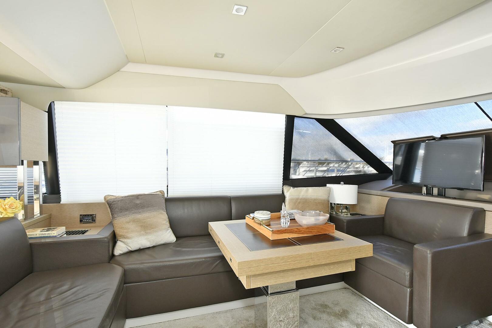 2018 Prestige 560 Fly - Image 33