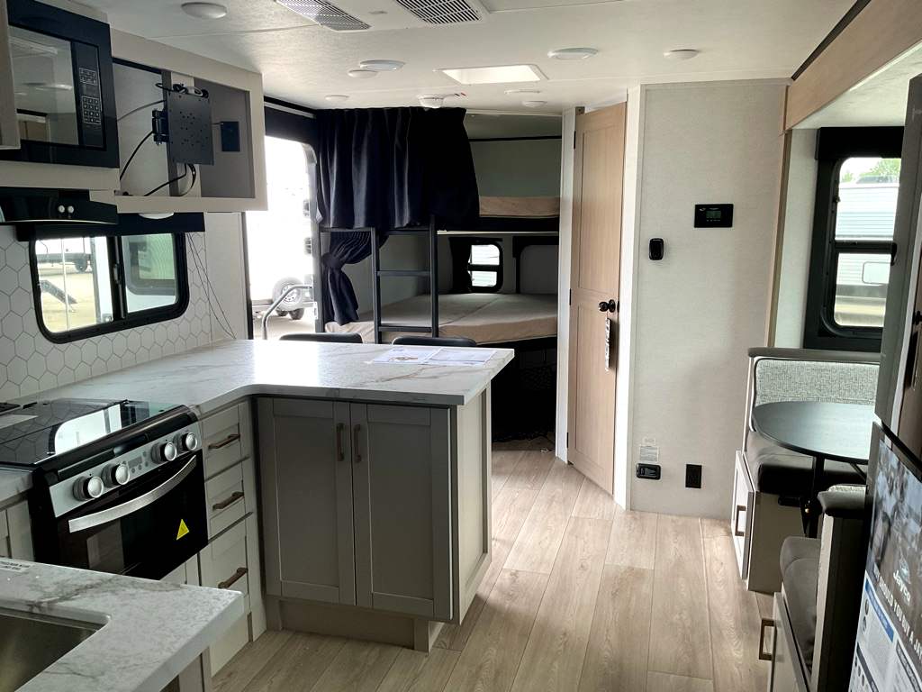 2027 JAYCO Jay Feather 25BH - Image 8