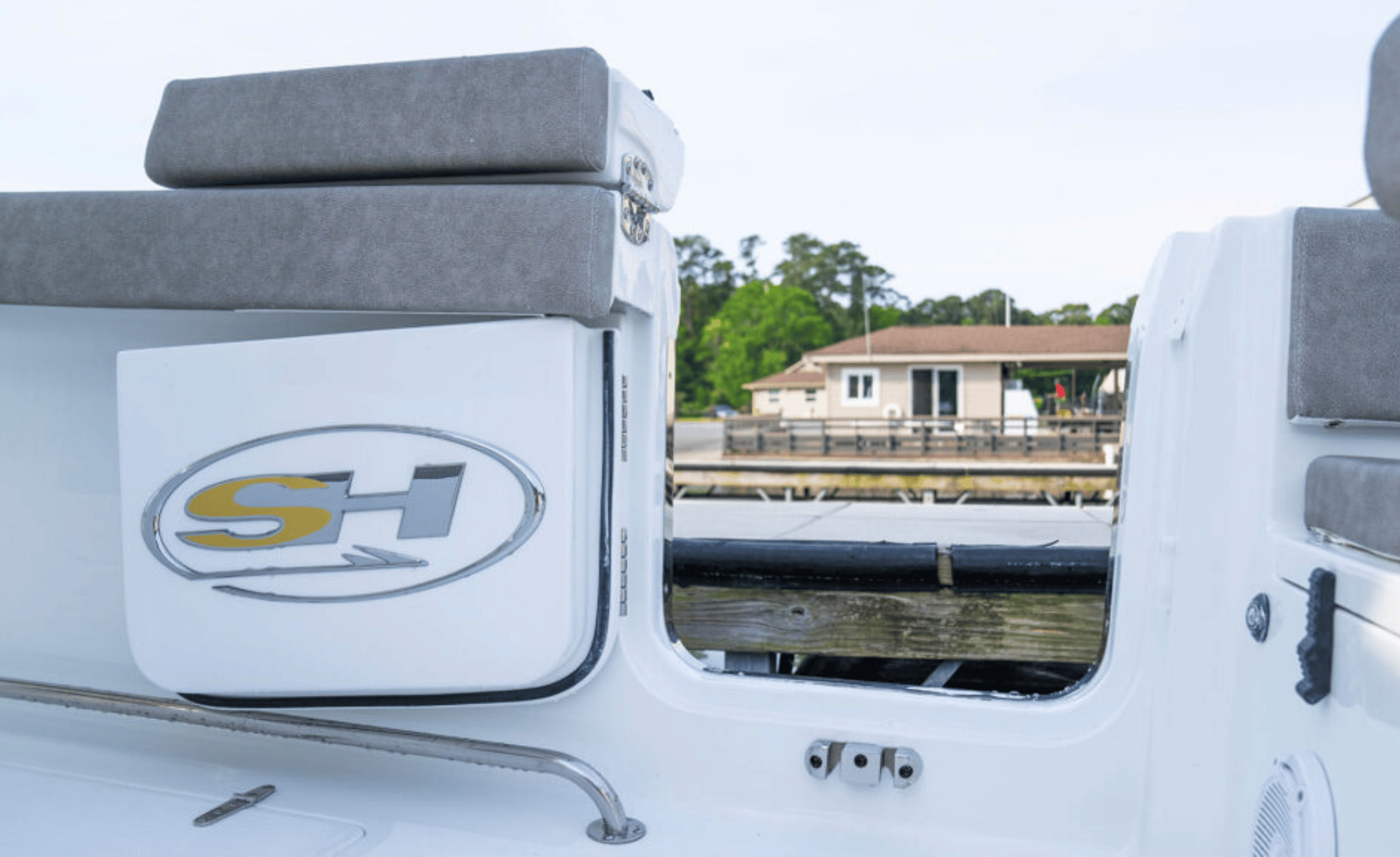 2027 Sea Hunt Gamefish 28FS - Image 8