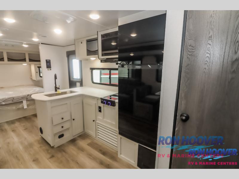 2025 COACHMEN 24RB - Image 8