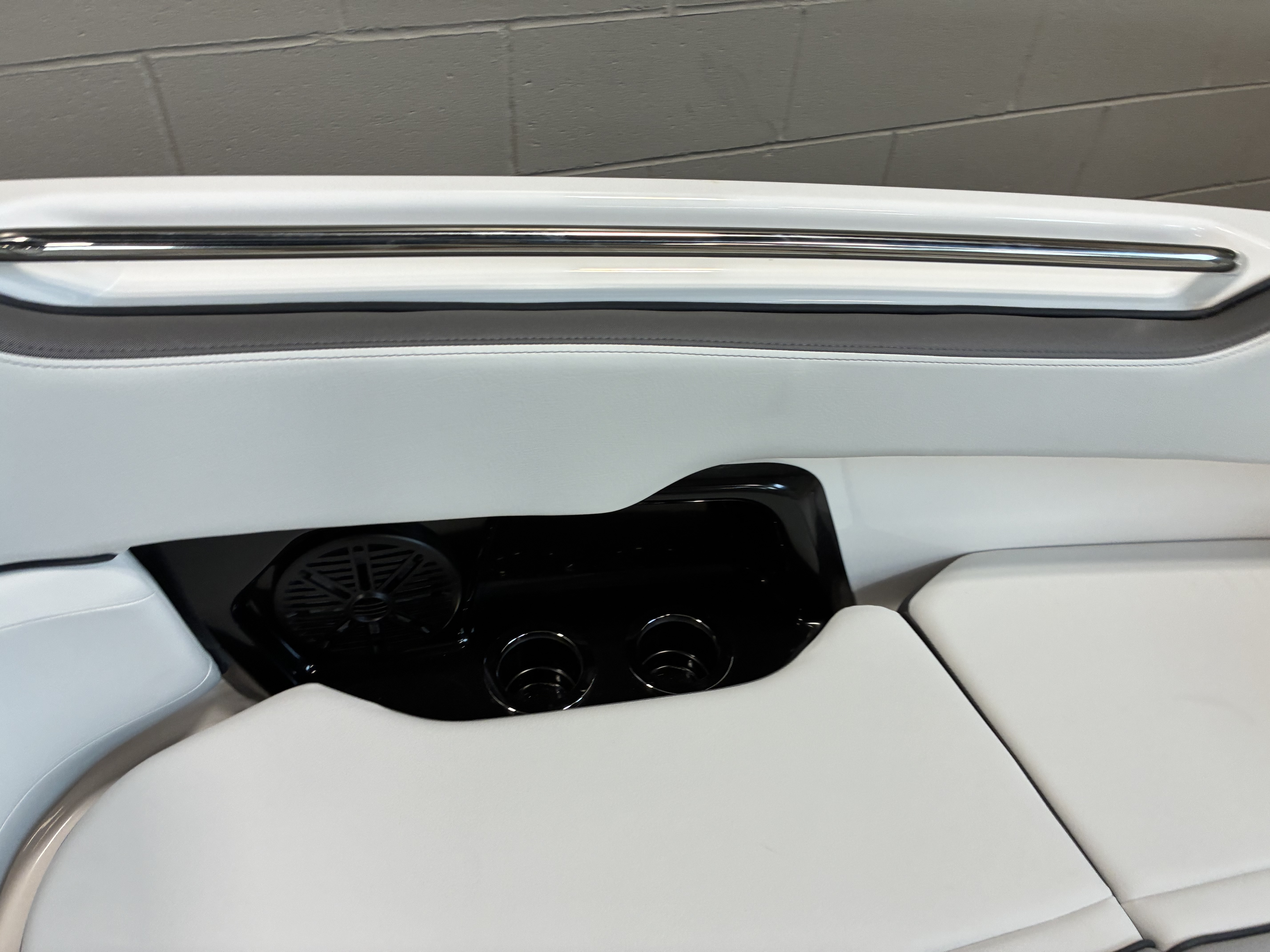 2026 Yamaha Boats AR250 - Image 11