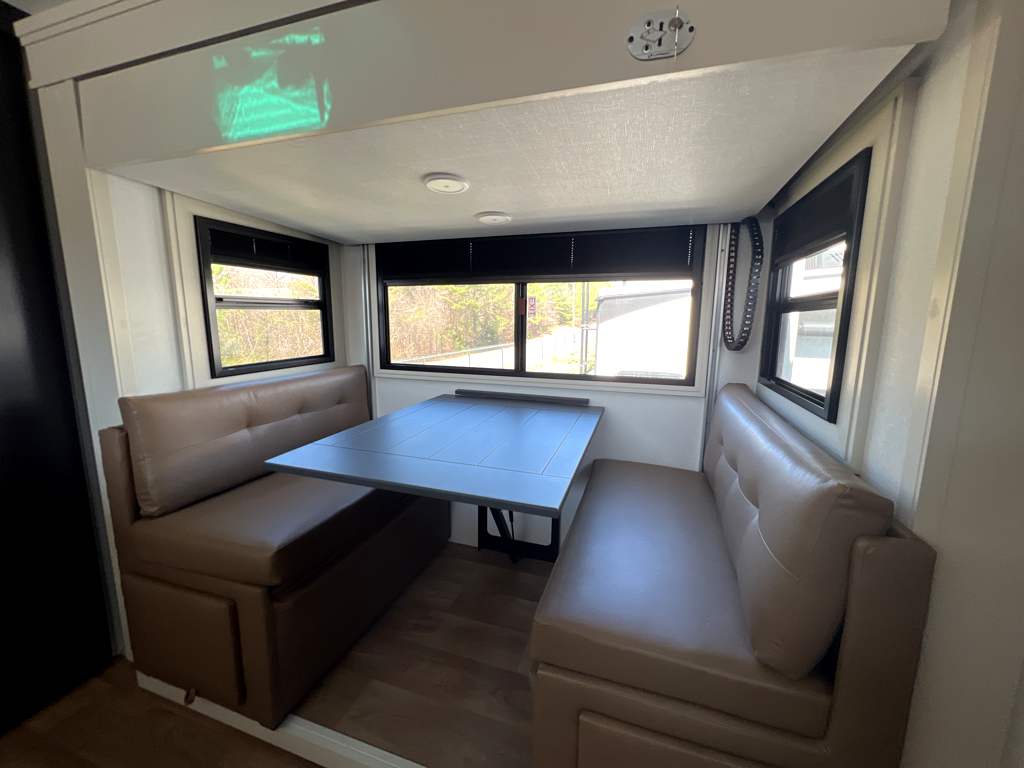 2026 GRAND DESIGN SOLITUDE 414LJMJ - Image 18