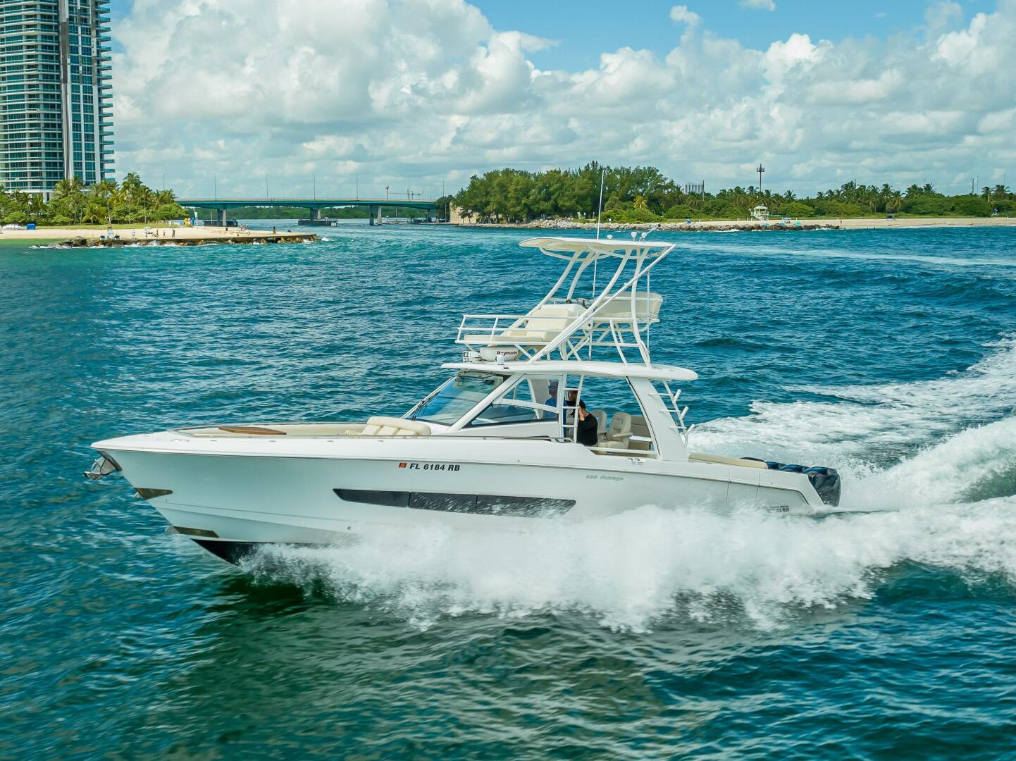 2016 Boston Whaler - Image 27