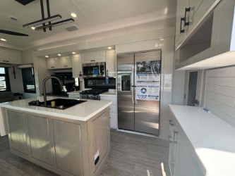 2027 JAYCO PINNACLE 32RLTS - Image 17