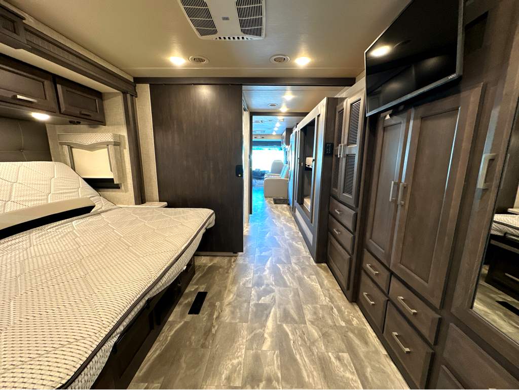 2023 THOR MOTOR COACH CHALLENGER 37DS - Image 21