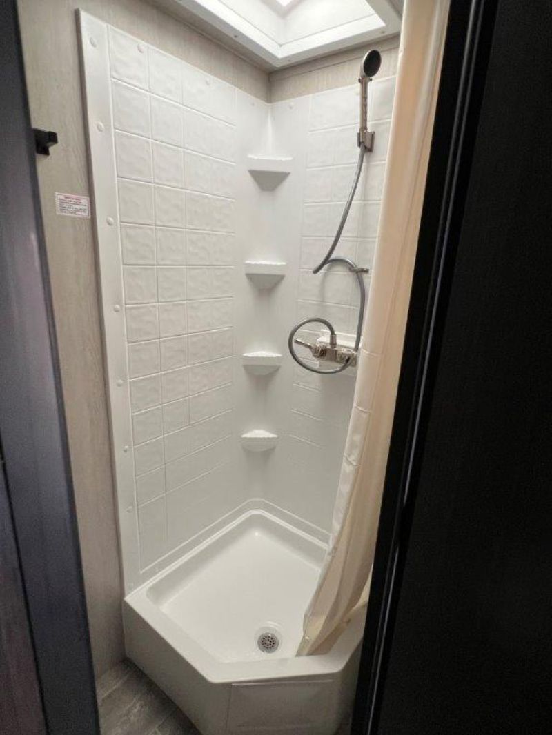 2026 Genesis Genesis Supreme G185LTE - Image 10