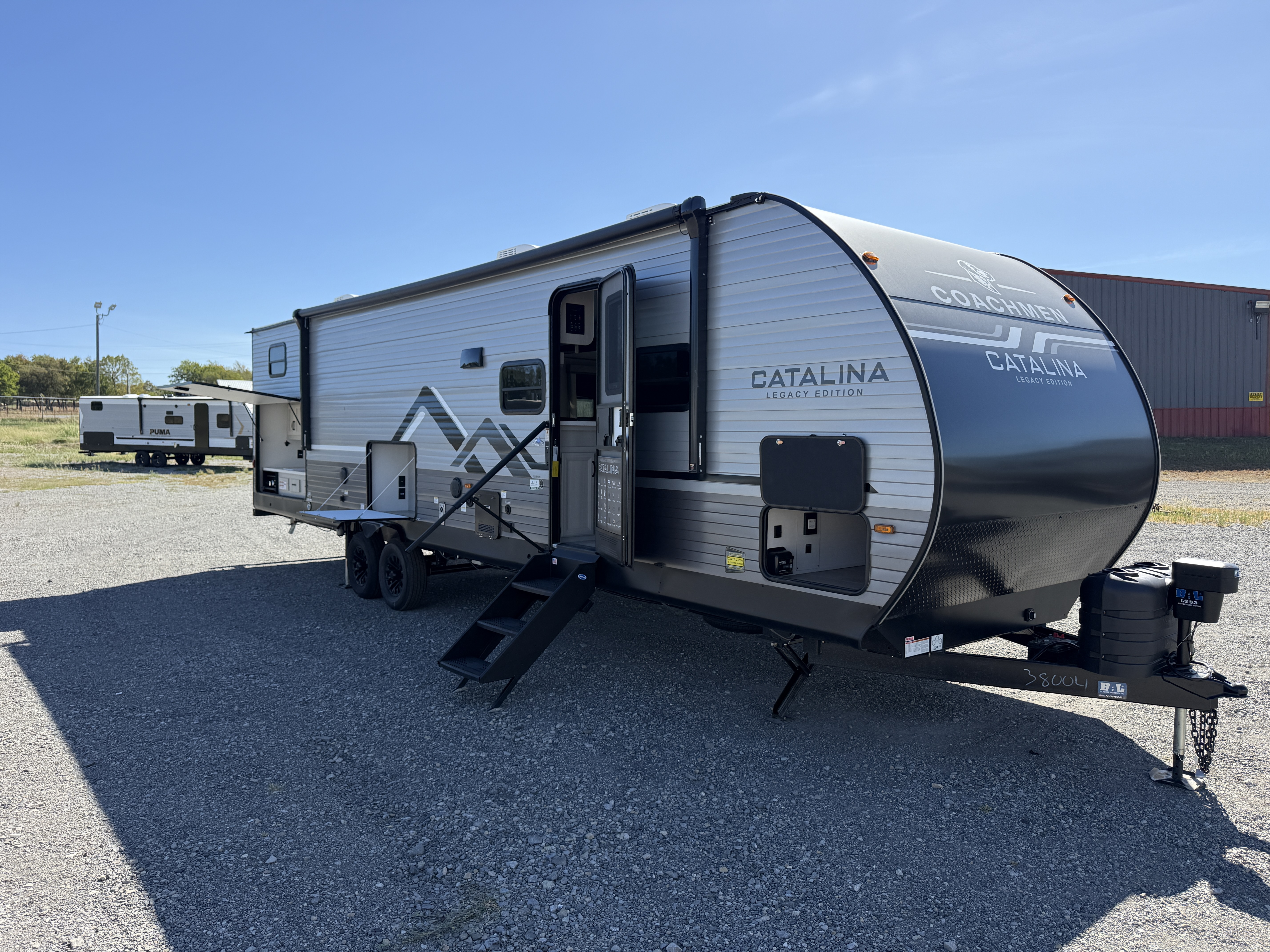 2027 Coachmen Catalina Legacy Edition 323BHDSCK - Image 9