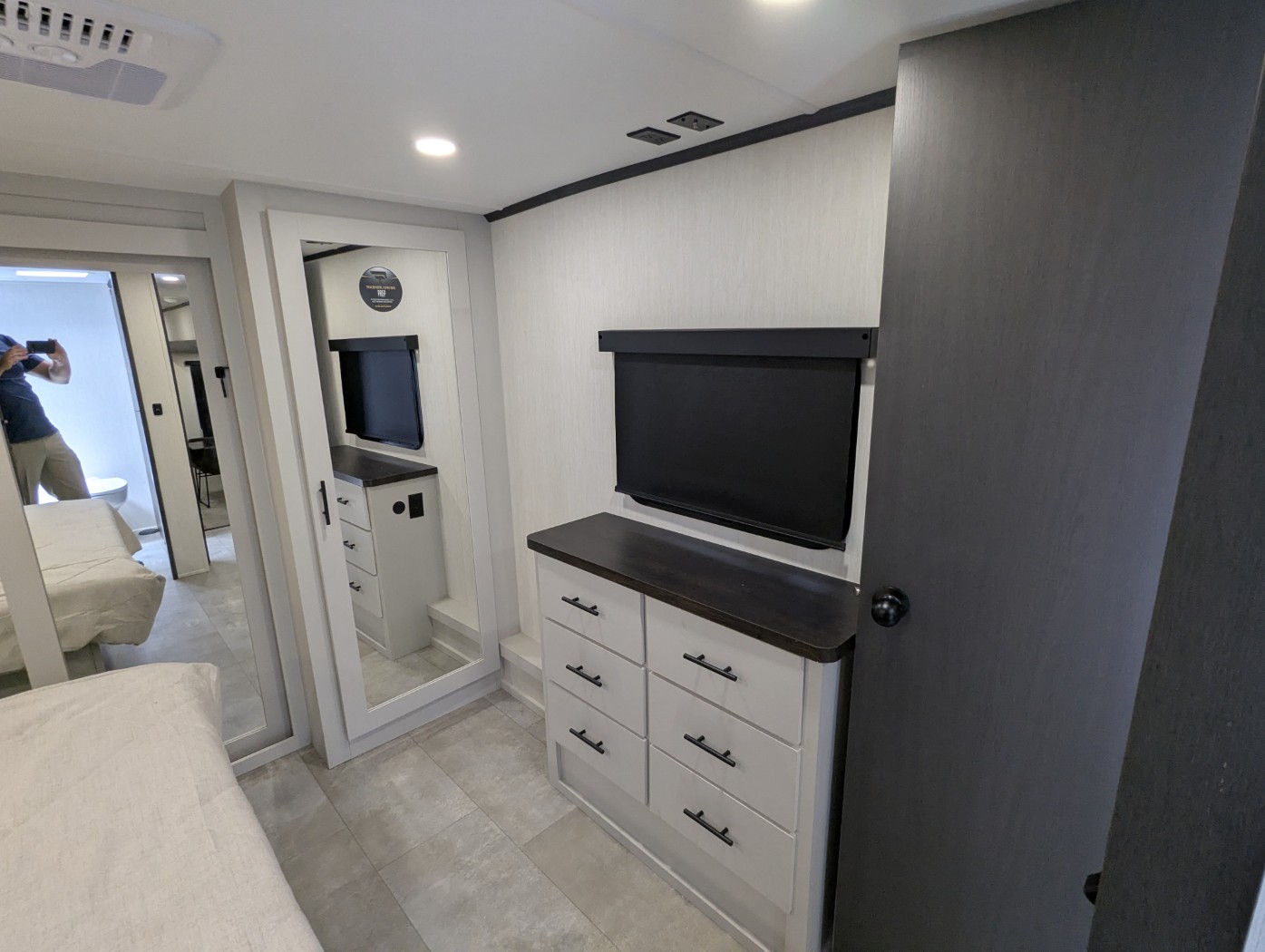 2026 Forest River CRUSADER 2SUITE - Image 11