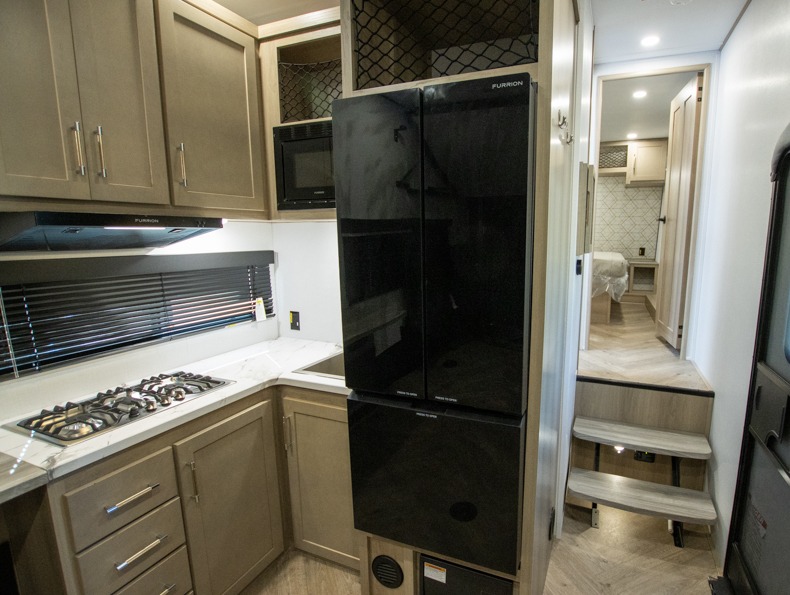2026 Keystone RV Carbon 321LT - Image 9