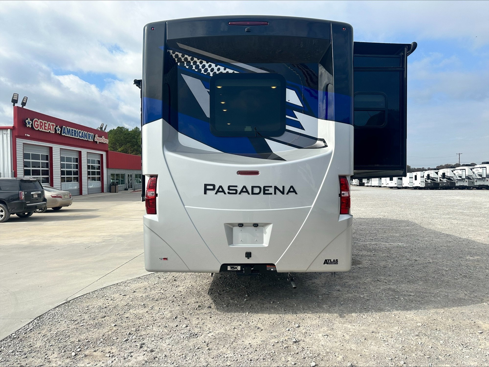 2026 THOR MOTOR COACH PASADENA 34XG - Image 5