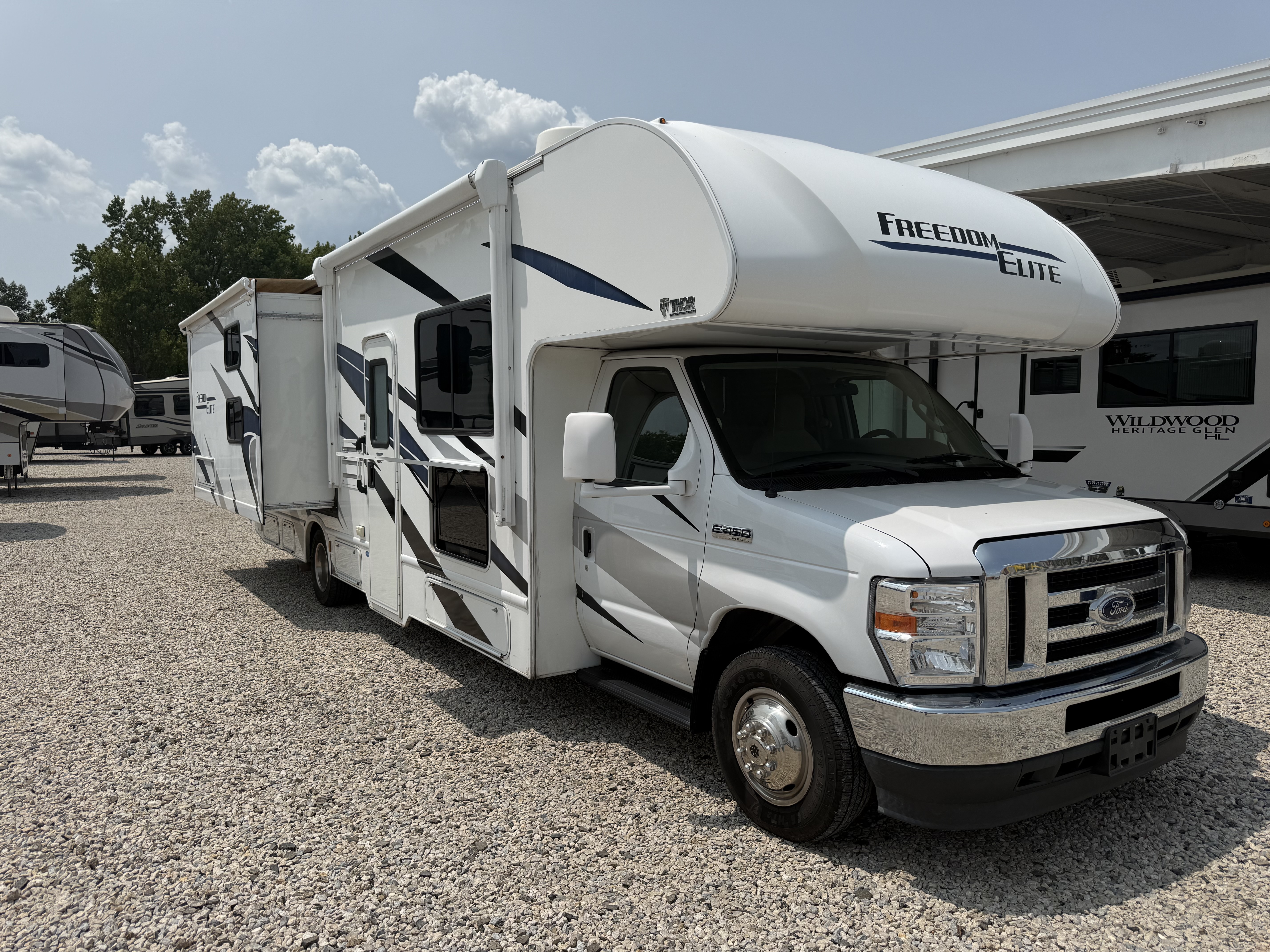 2021 Thor Motor Coach Freedom Elite 30FE - Image 1