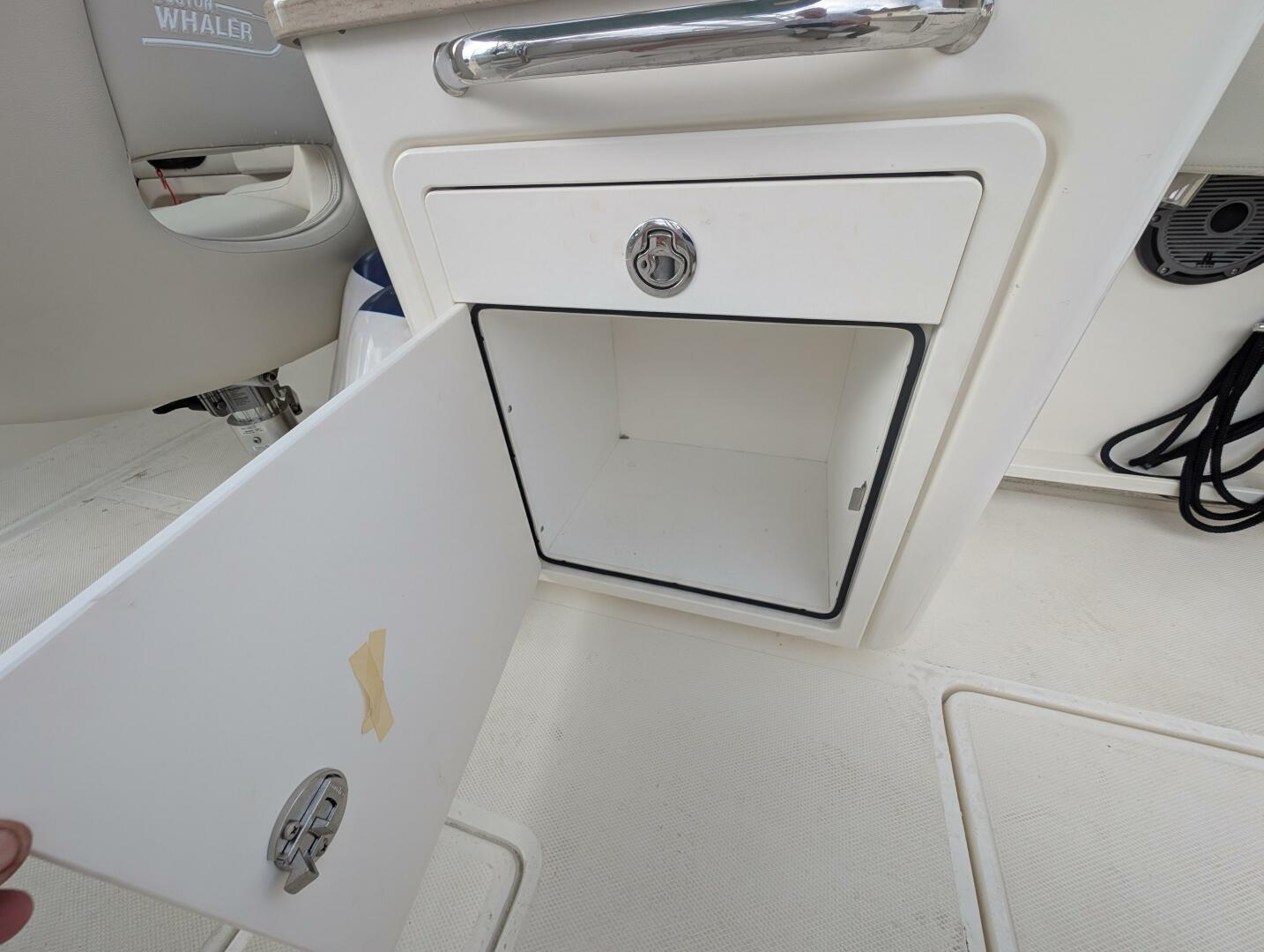 2023 Boston Whaler 240 Vantage - Image 80