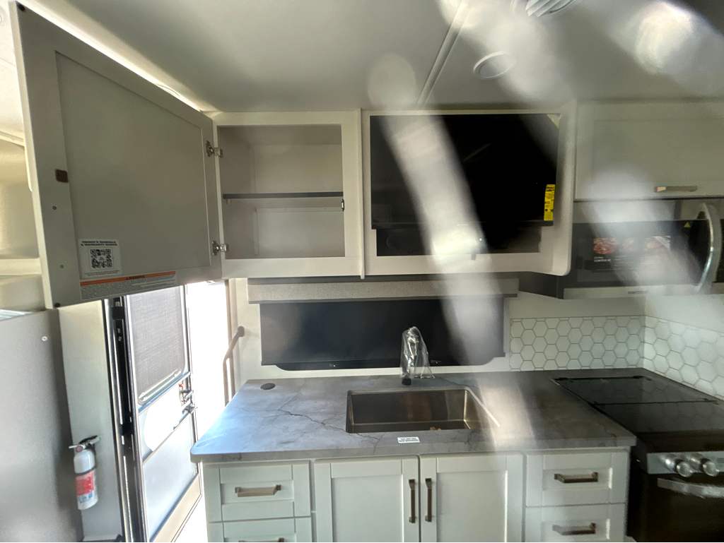 2027 JAYCO GREYHAWK 29MV - Image 15