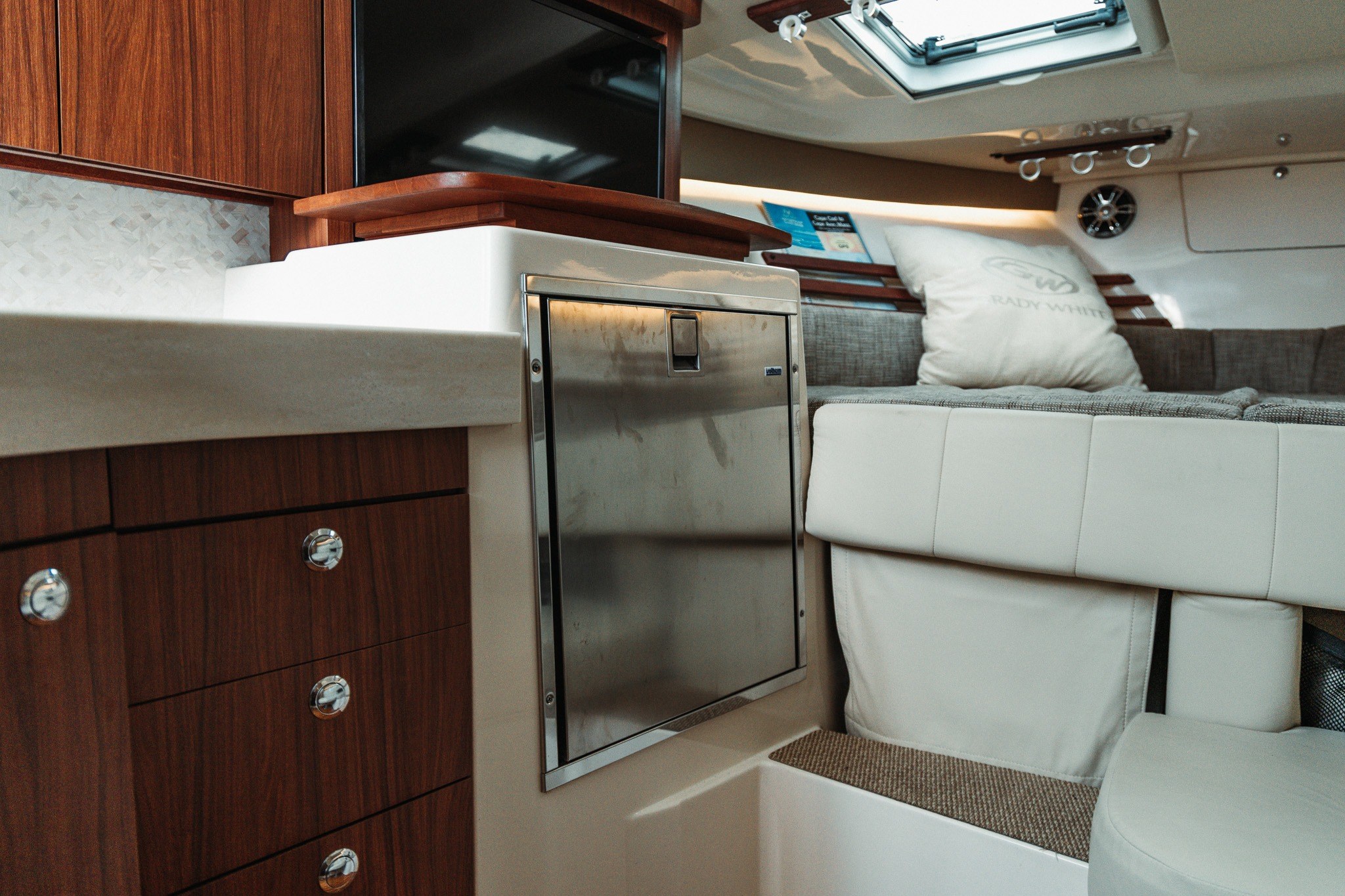 2020 Grady-White Express 330 - Image 60