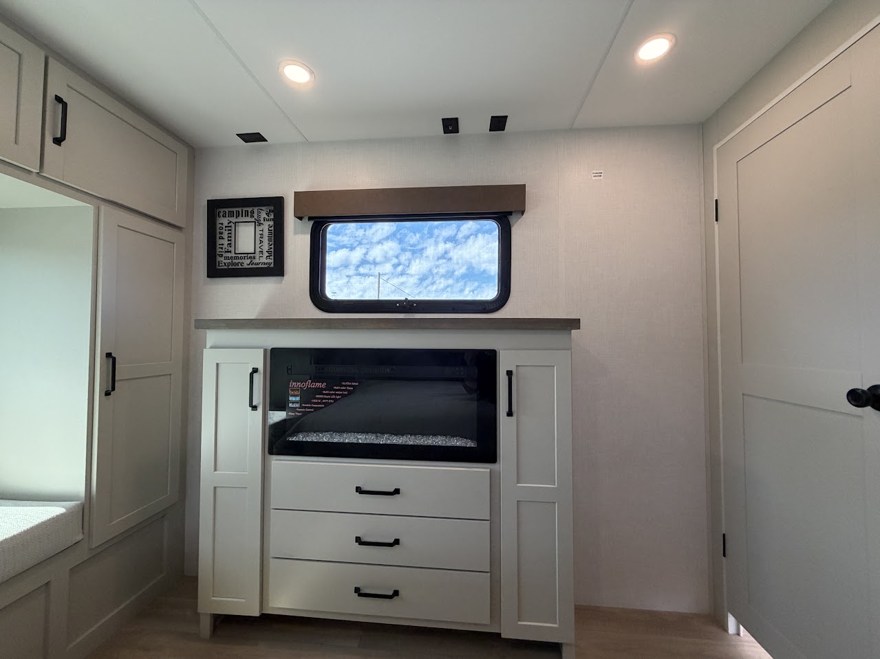 2027 VENTURE RV SPORTTREK 343VIB - Image 62