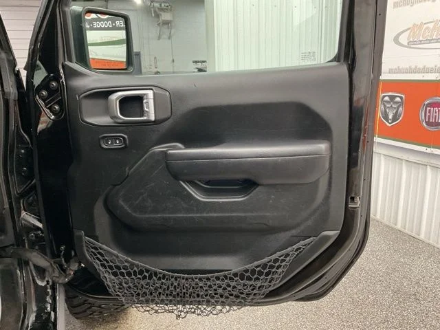 2020 Jeep Gladiator Crew Cab Rubicon 4WD - Image 26