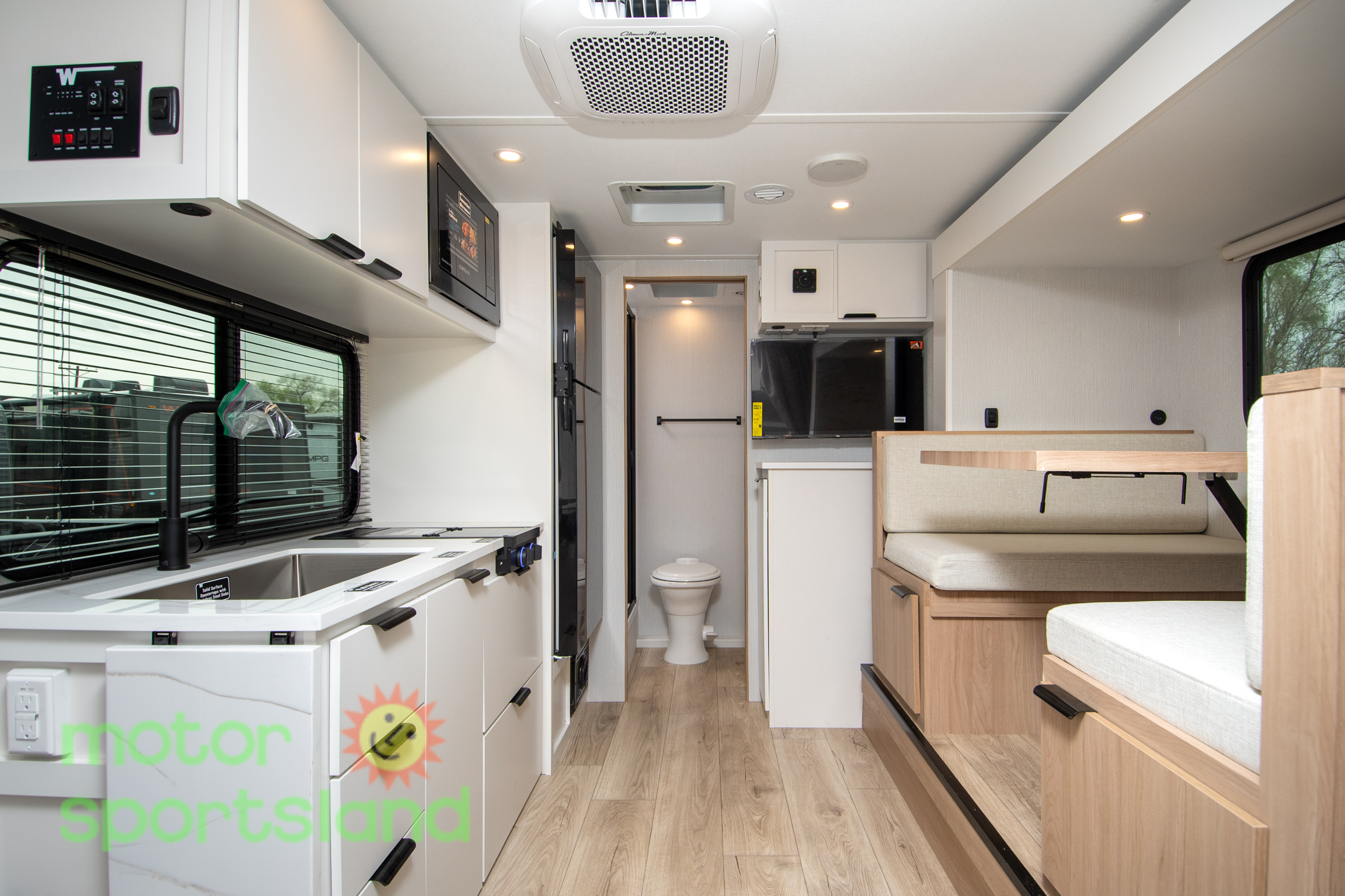 2026 Winnebago Micro Minnie 2108TB - Image 29