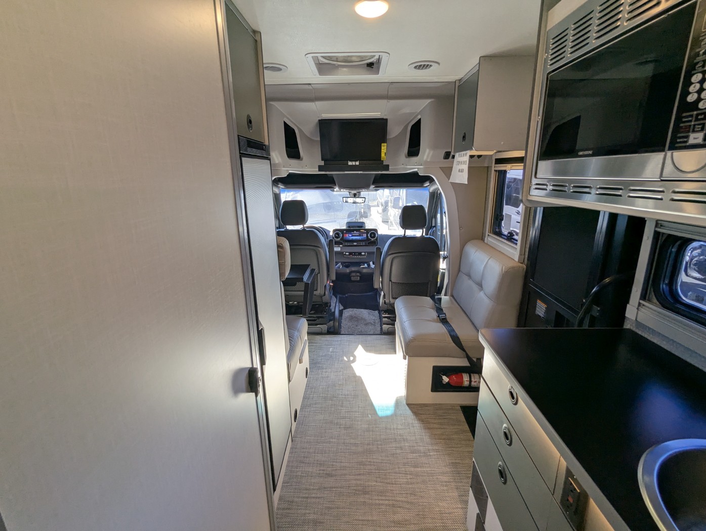 2026 Winnebago EKKO Sprinter 23B AWD - ATH Edition - Image 31