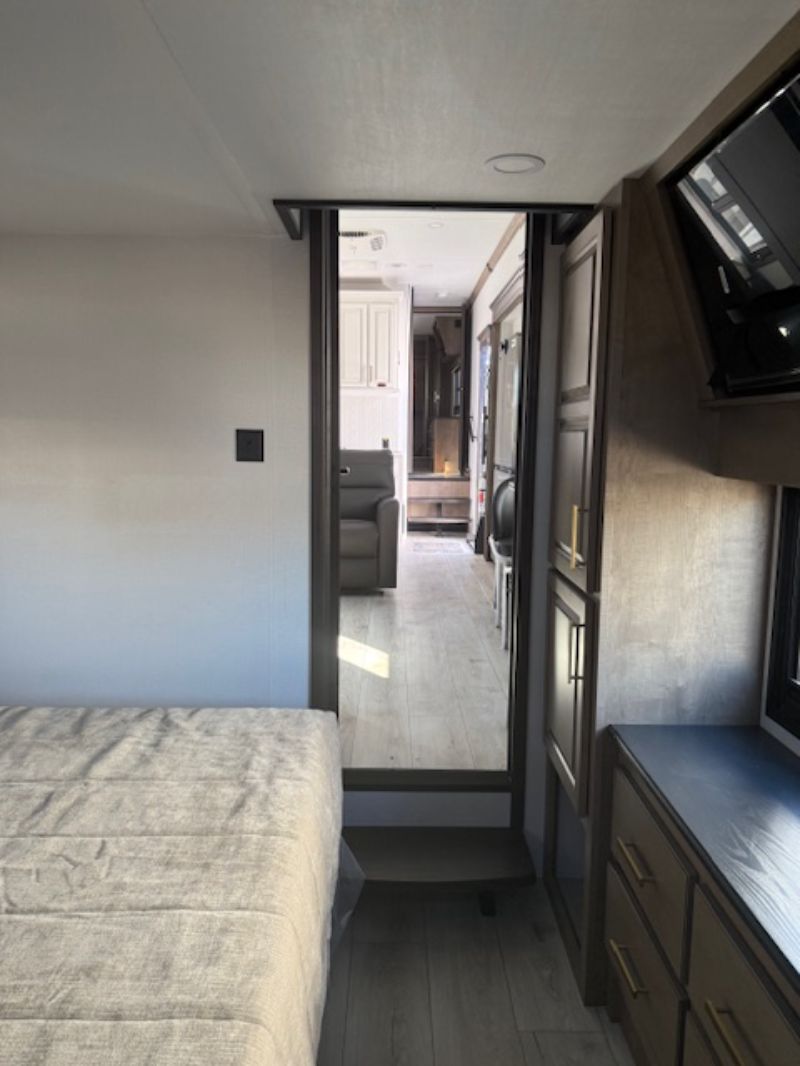 2026 Keystone Montana 3915TB - Image 13