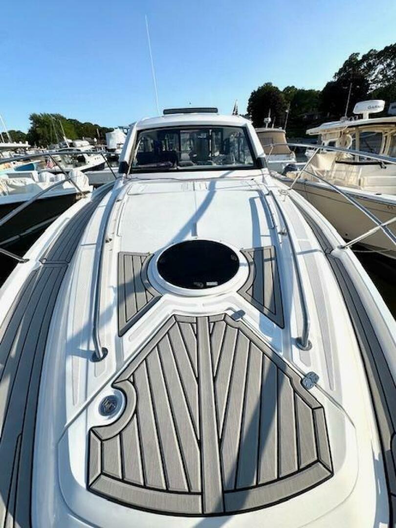 2020 Four Winns Vista 355 Coupe OB - Image 7