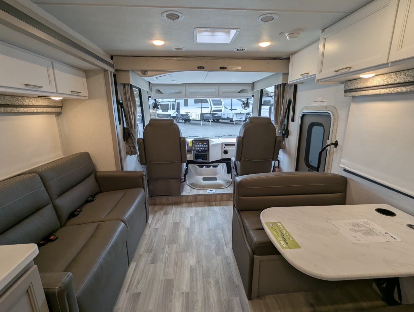 2026 Thor Motor Coach Windsport 29L - Image 34