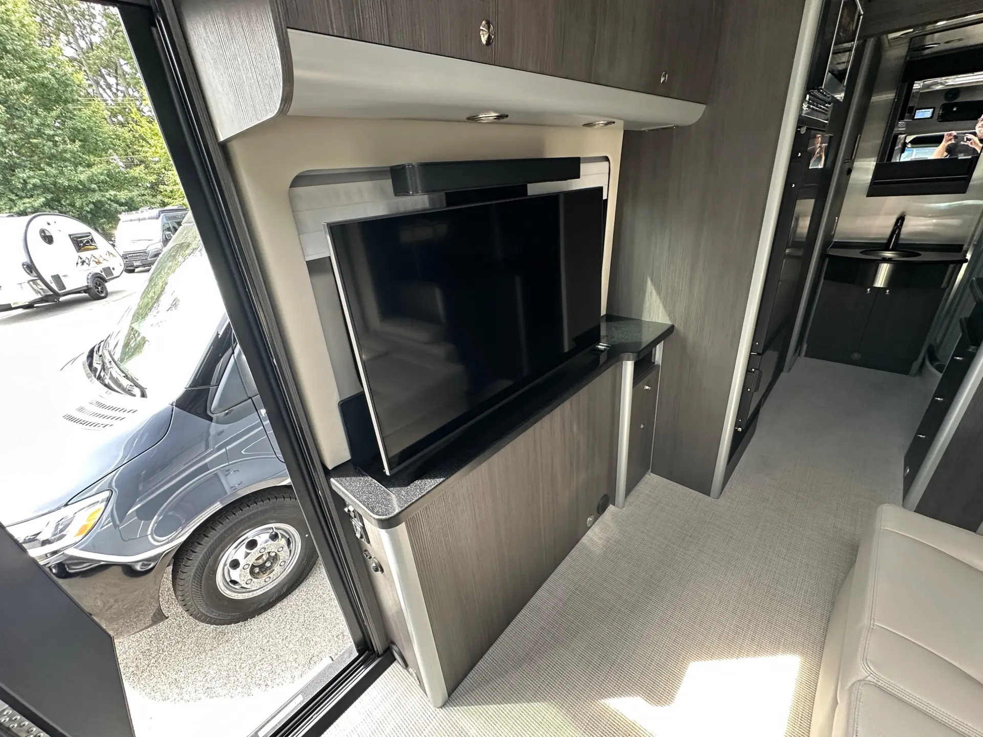 2026 Airstream Atlas - Image 11