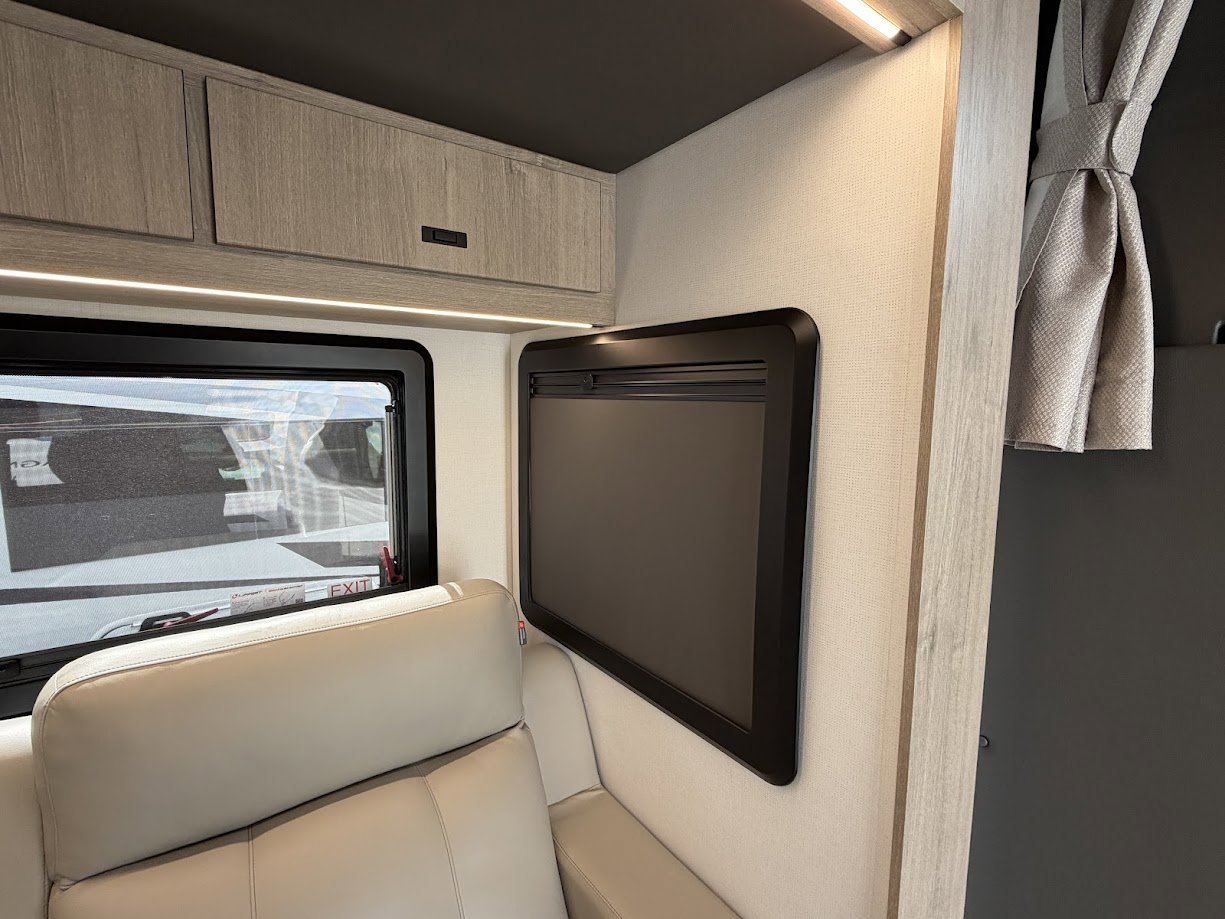 2026 Grand Design Lineage Series M 25TK - Image 21