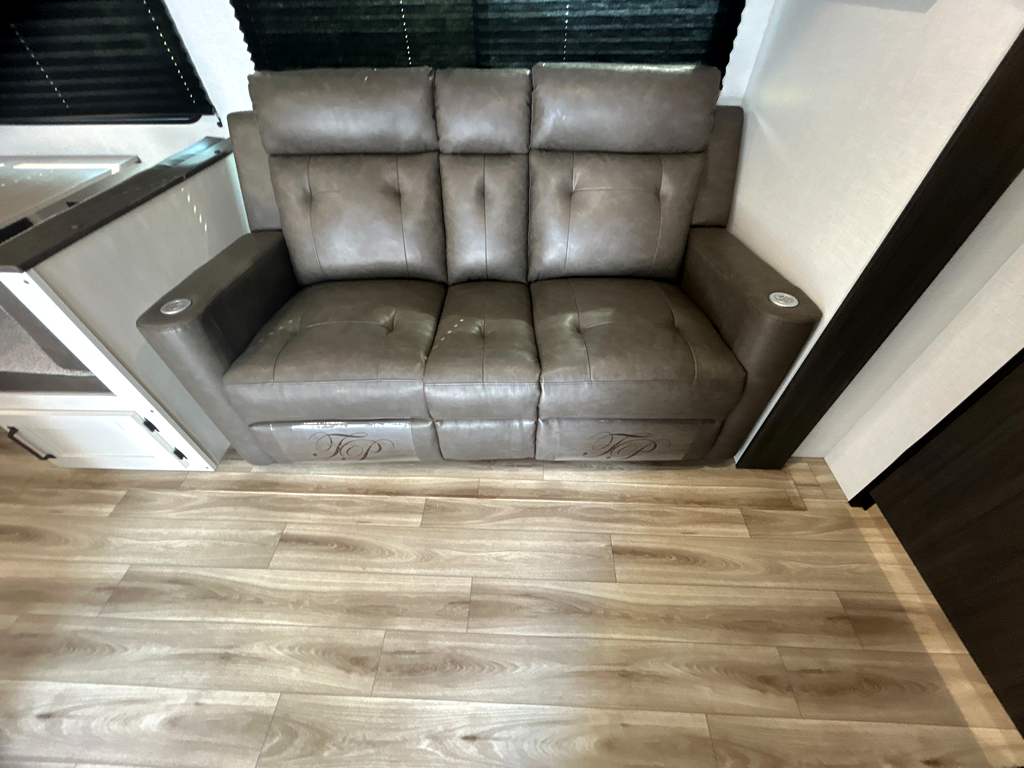 2027 VENTURE RV SIENNA 251VRB - Image 31