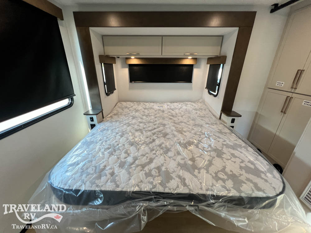 2027 Alliance RV Benchmark 42LFT - Image 40