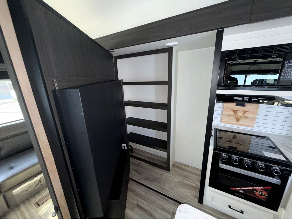 2026 VENTURE RV SPORTTREK 303VIK - Image 19