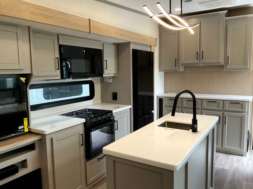 2027 KZ RIDGEWAY 31 RL - Image 10
