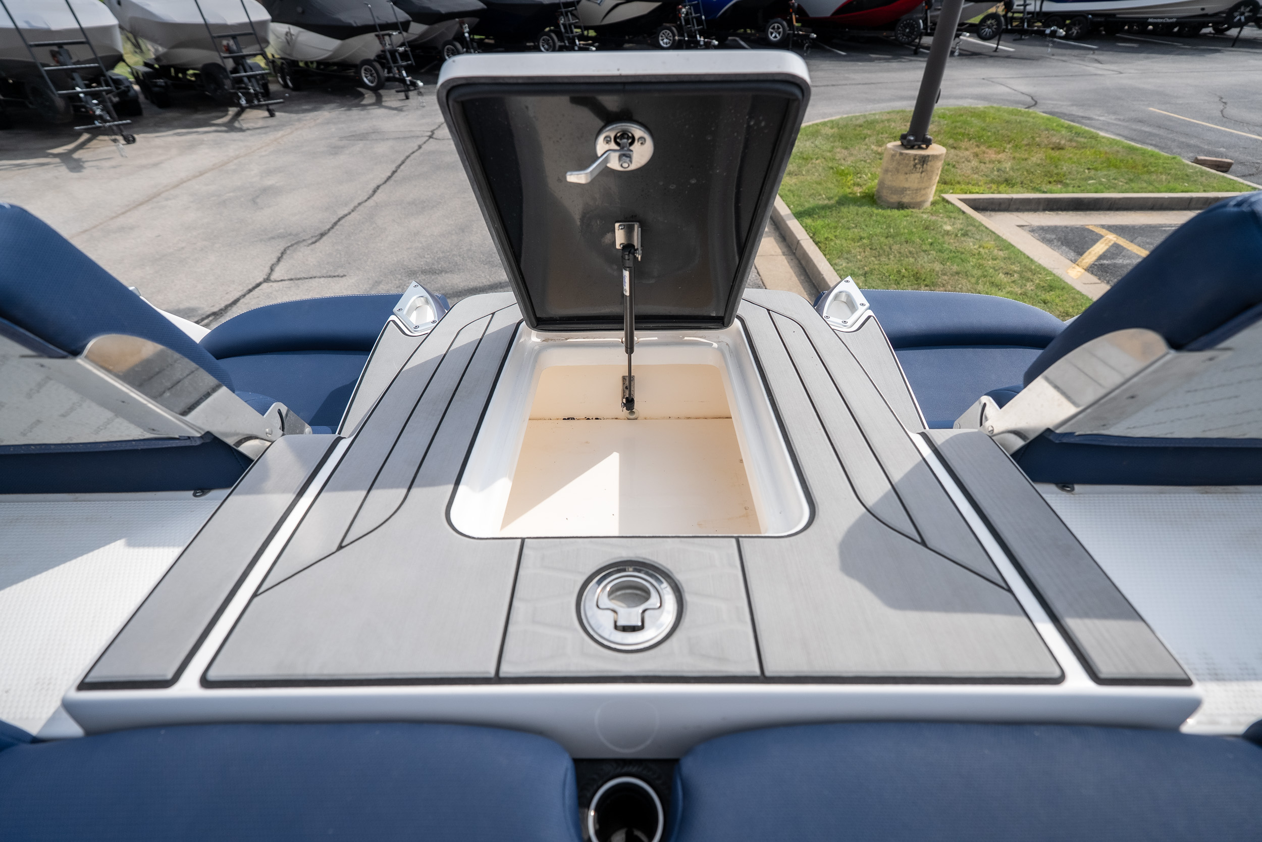 2021 MasterCraft X24 - Image 50