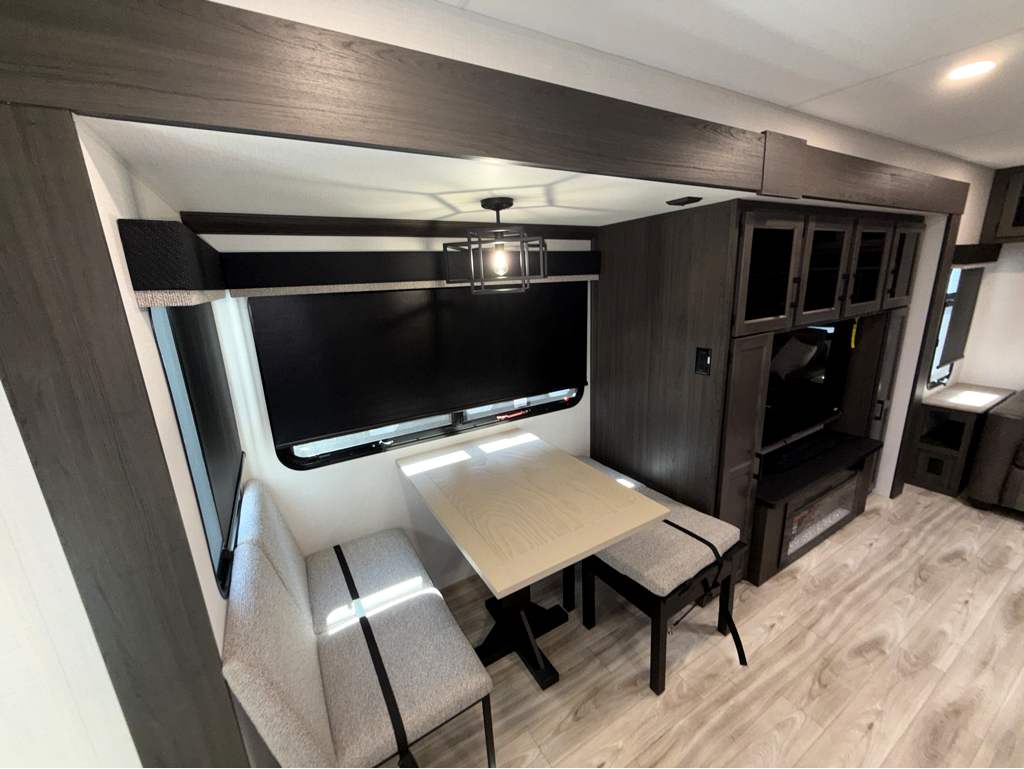2026 VENTURE RV SPORTTREK 343VIK - Image 11