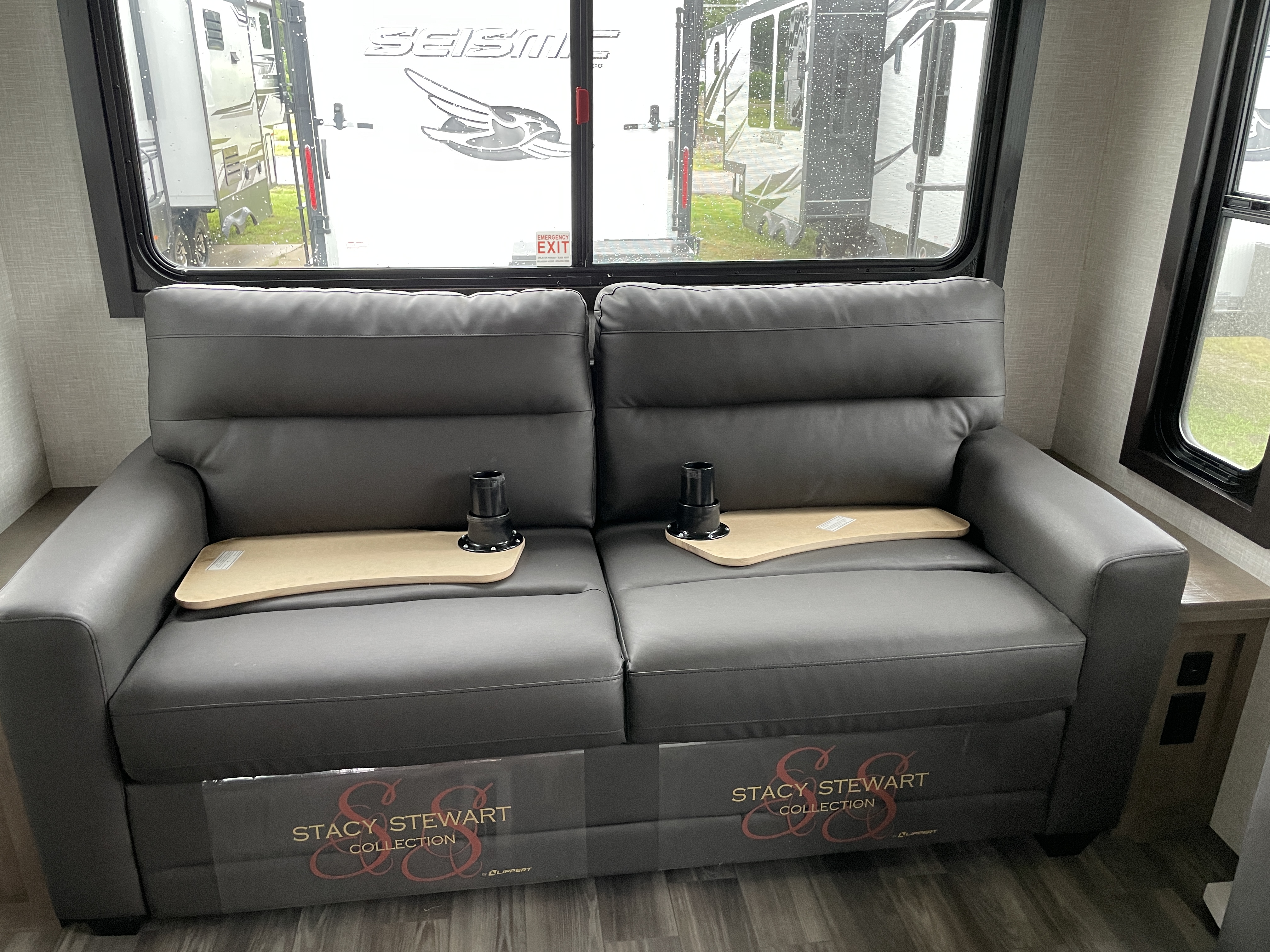 2024 Jayco Eagle 317RLOK - Image 9