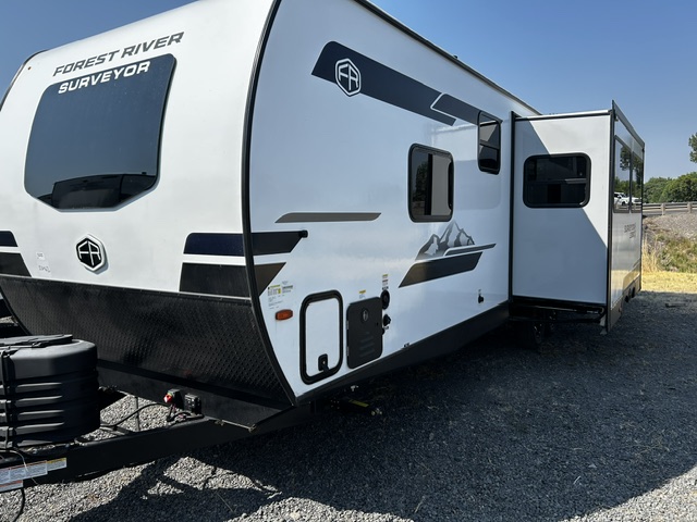 2026 Forest River Surveyor Legend 296QBLE - Image 3