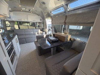 2026 AIRSTREAM CLASSIC 28RBT - Image 26