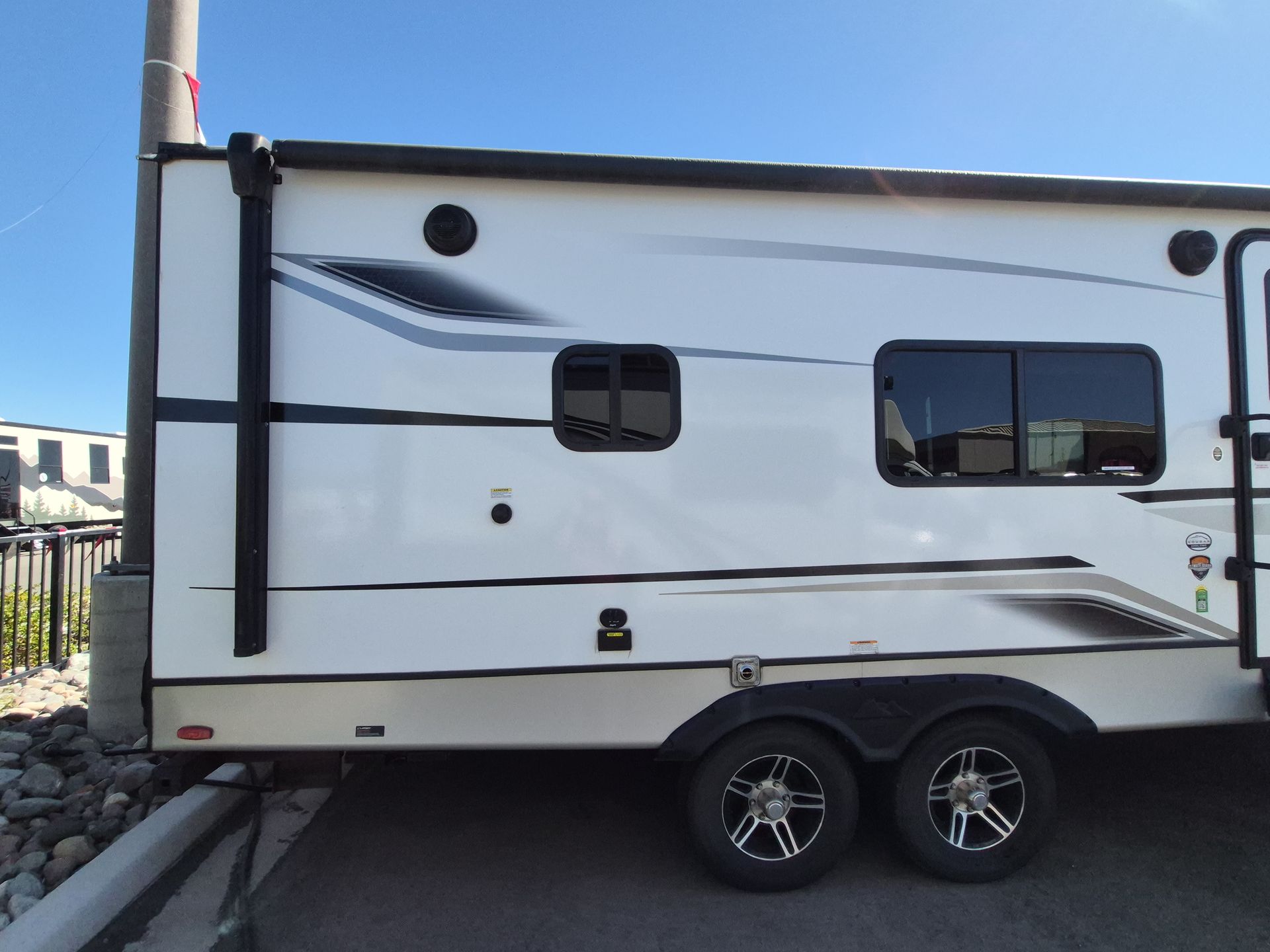 2023 Keystone Cougar Half-Ton 22MLSWE - Image 8