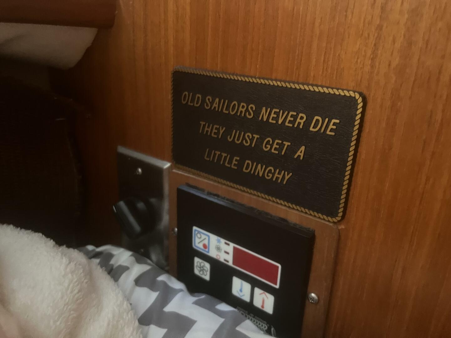 1994 Carver Aft Cabin Motor Yacht - Image 34