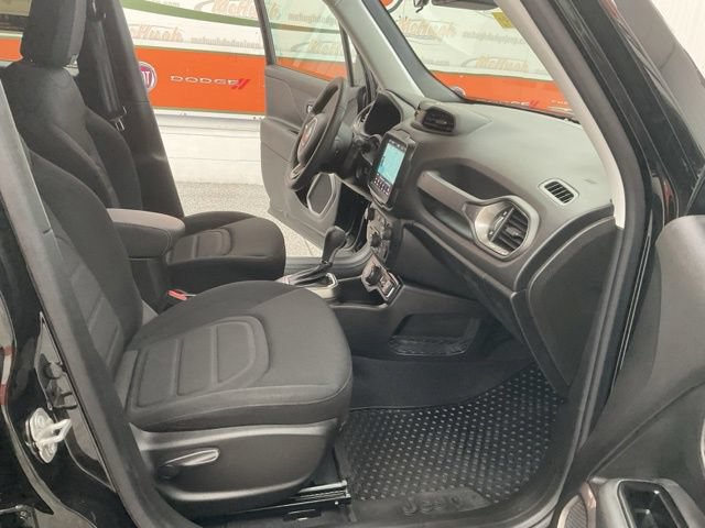 2022 Jeep Renegade Utility 4D Latitude 4WD - Image 31