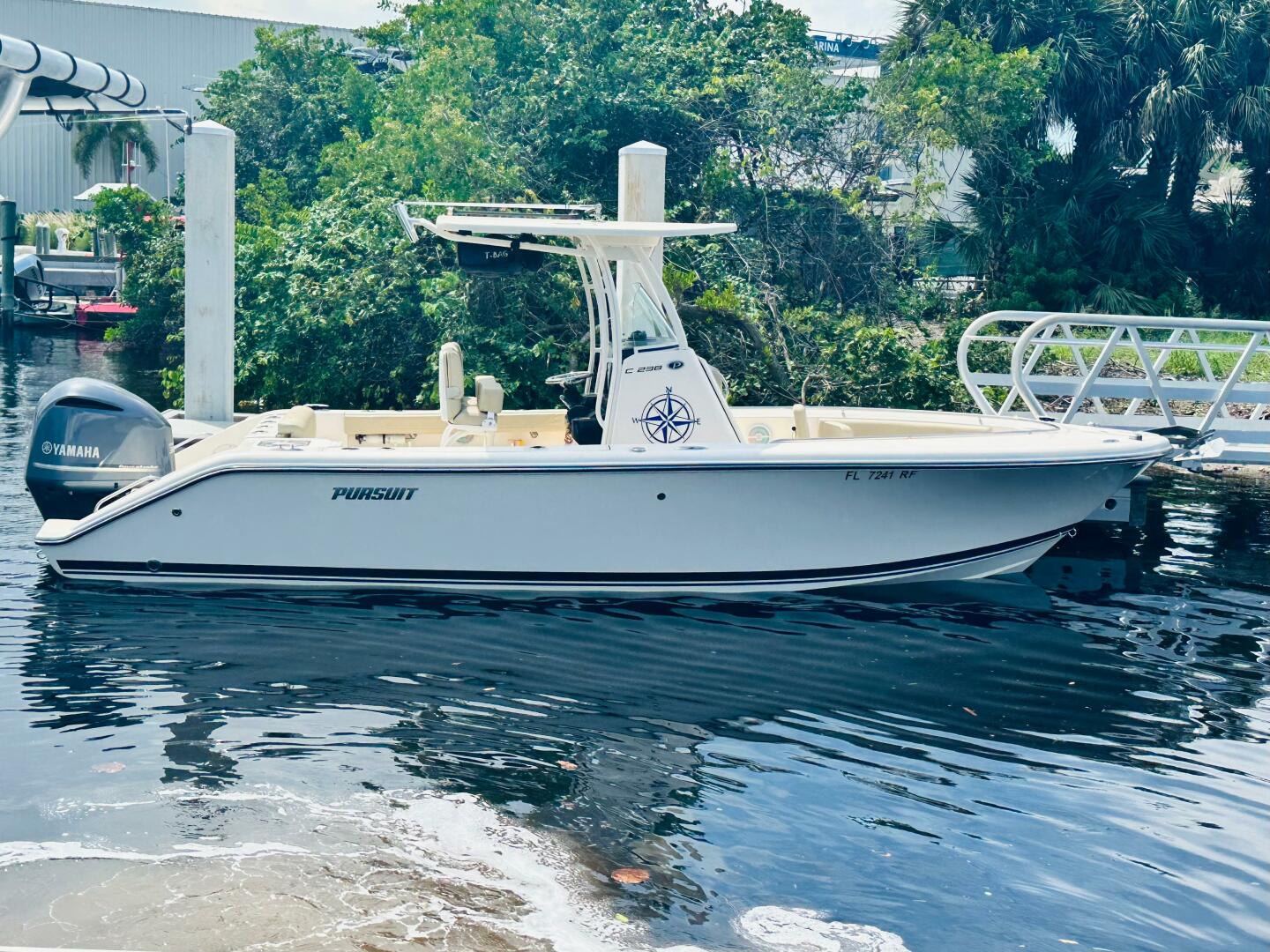 2016 PURSUIT C 238 Center Console Base - Image 1