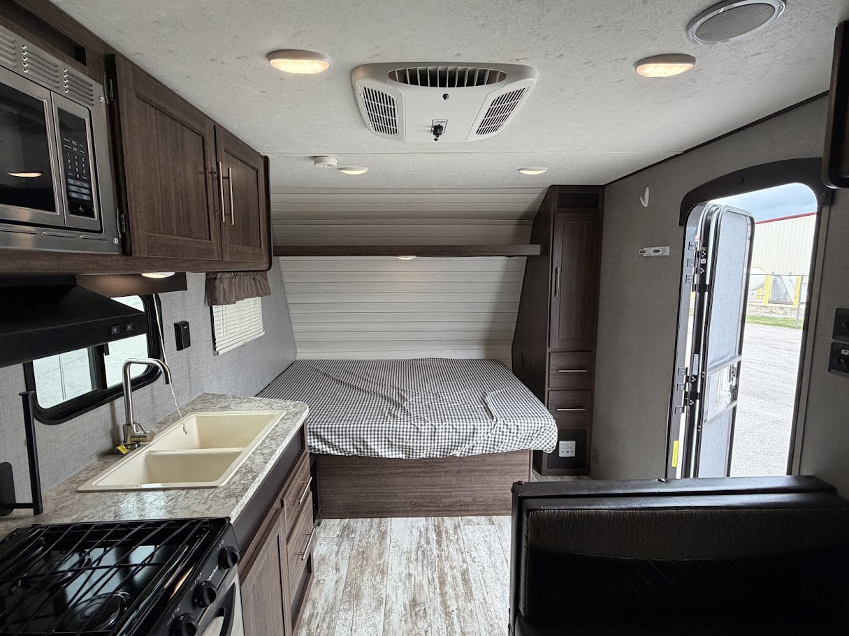 2018 CROSSROADS ZINGER 205bh - Image 29