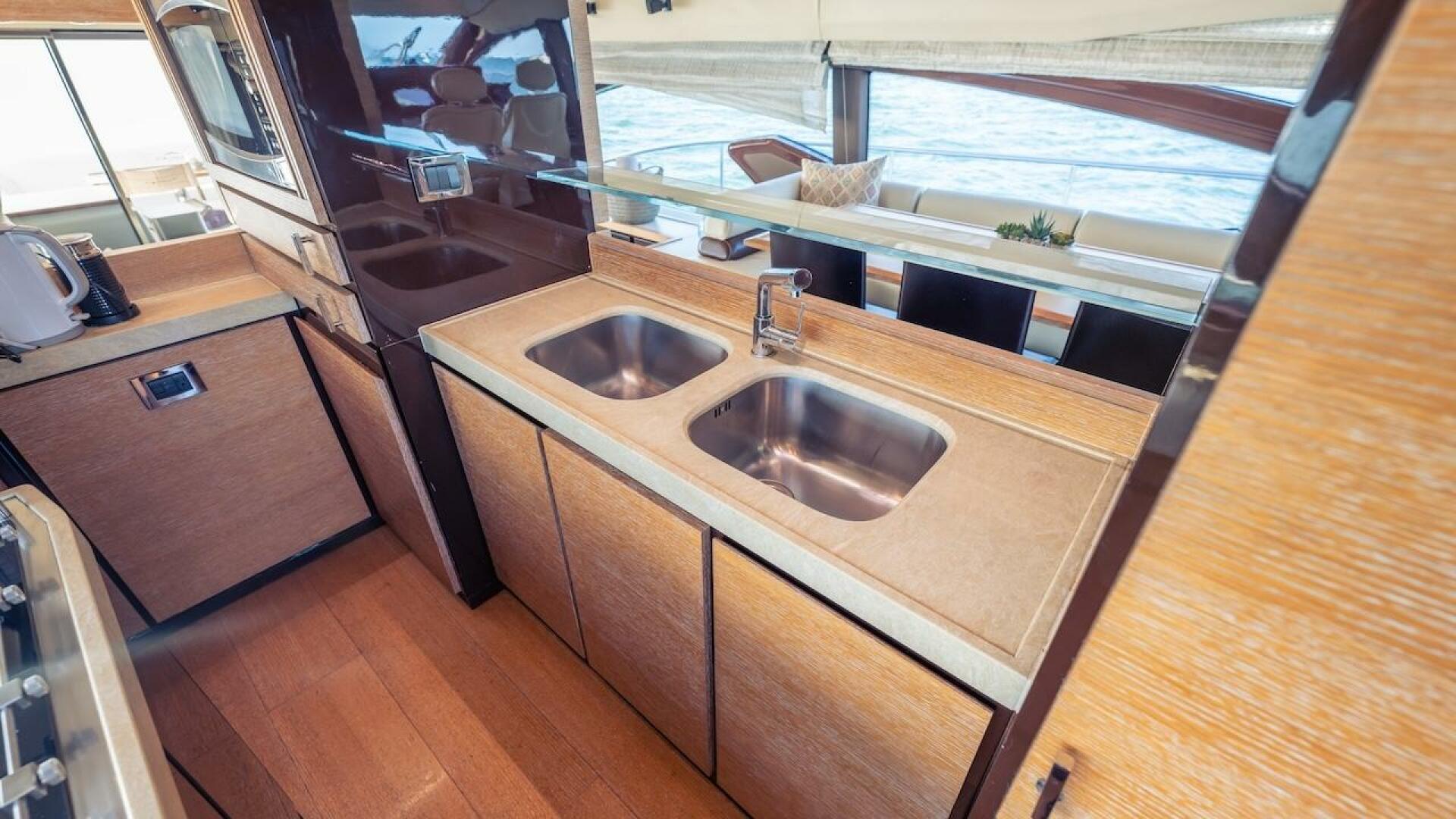 2012 Azimut Evolution - Image 66