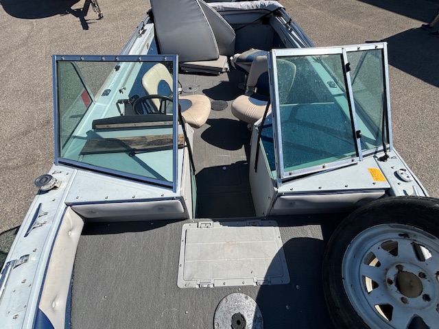 1990 CRESTLINER PHANTOM 160 - Image 15