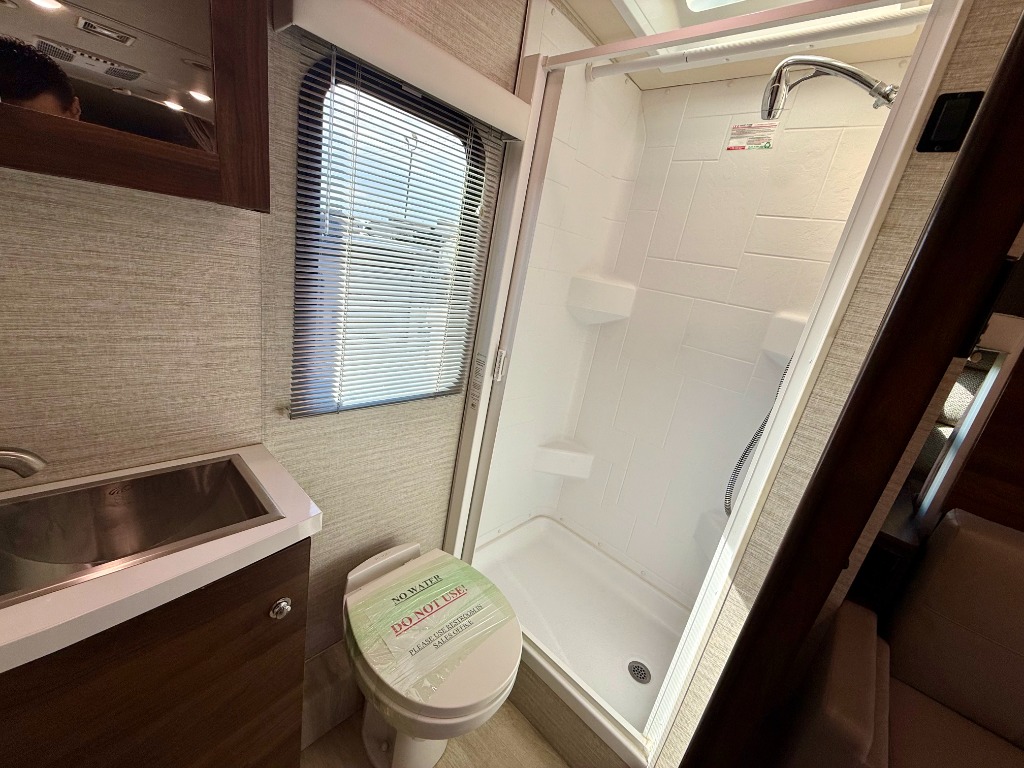 2020 Winnebago View 24D - Image 16