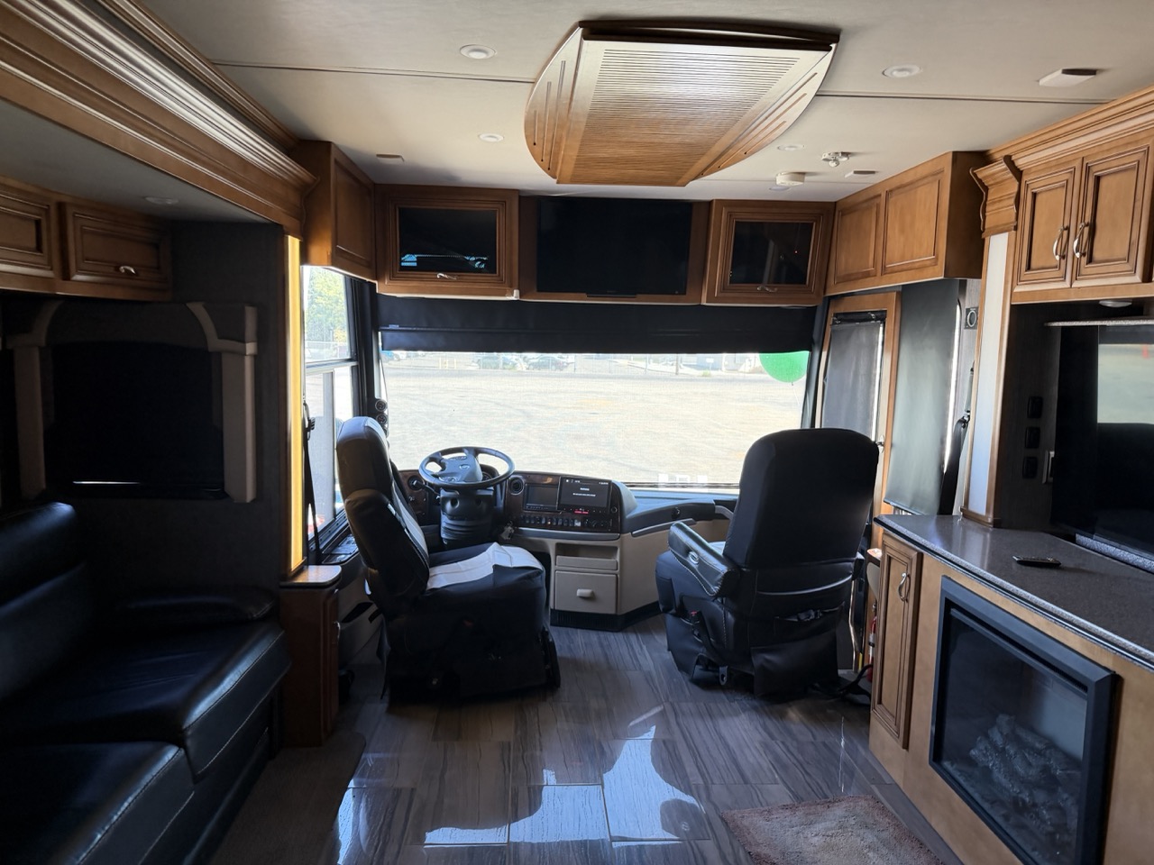 2015 Newmar Ventana 3636 - Image 35