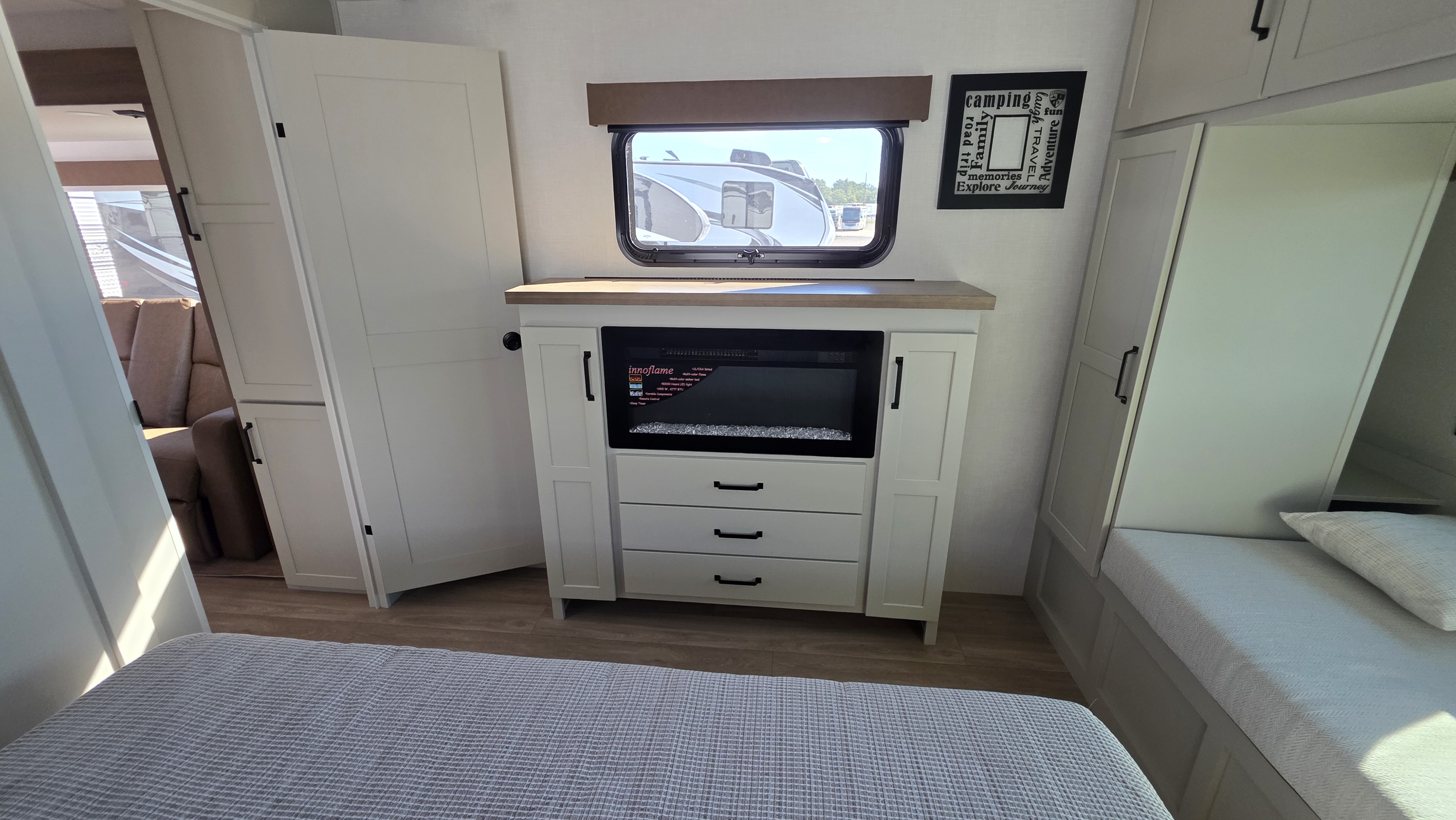 2027 VENTURE RV SPORTTREK 272VRK - Image 21