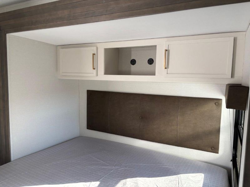 2026 Grand Design Transcend 335BHT - Image 37