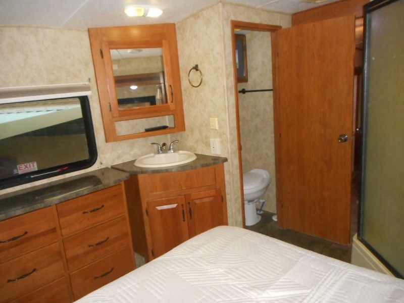 2013 Keystone Montana Mountaineer 357THT - Image 13