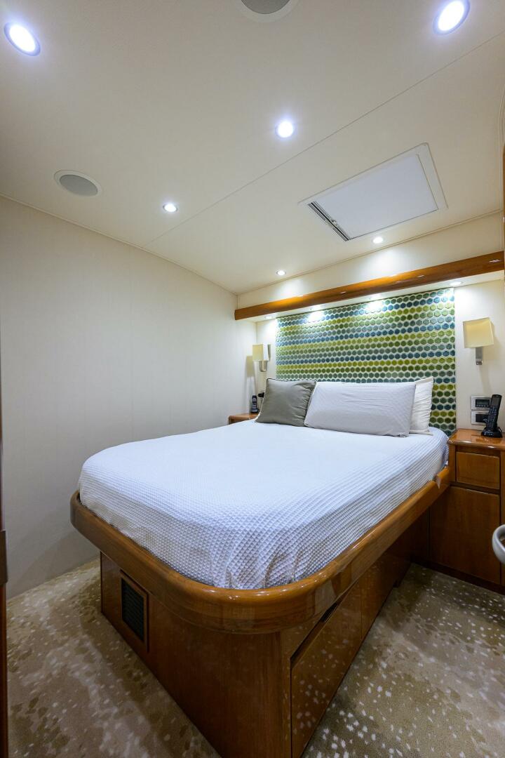 2014 Viking 76 Enclosed Bridge - Image 37