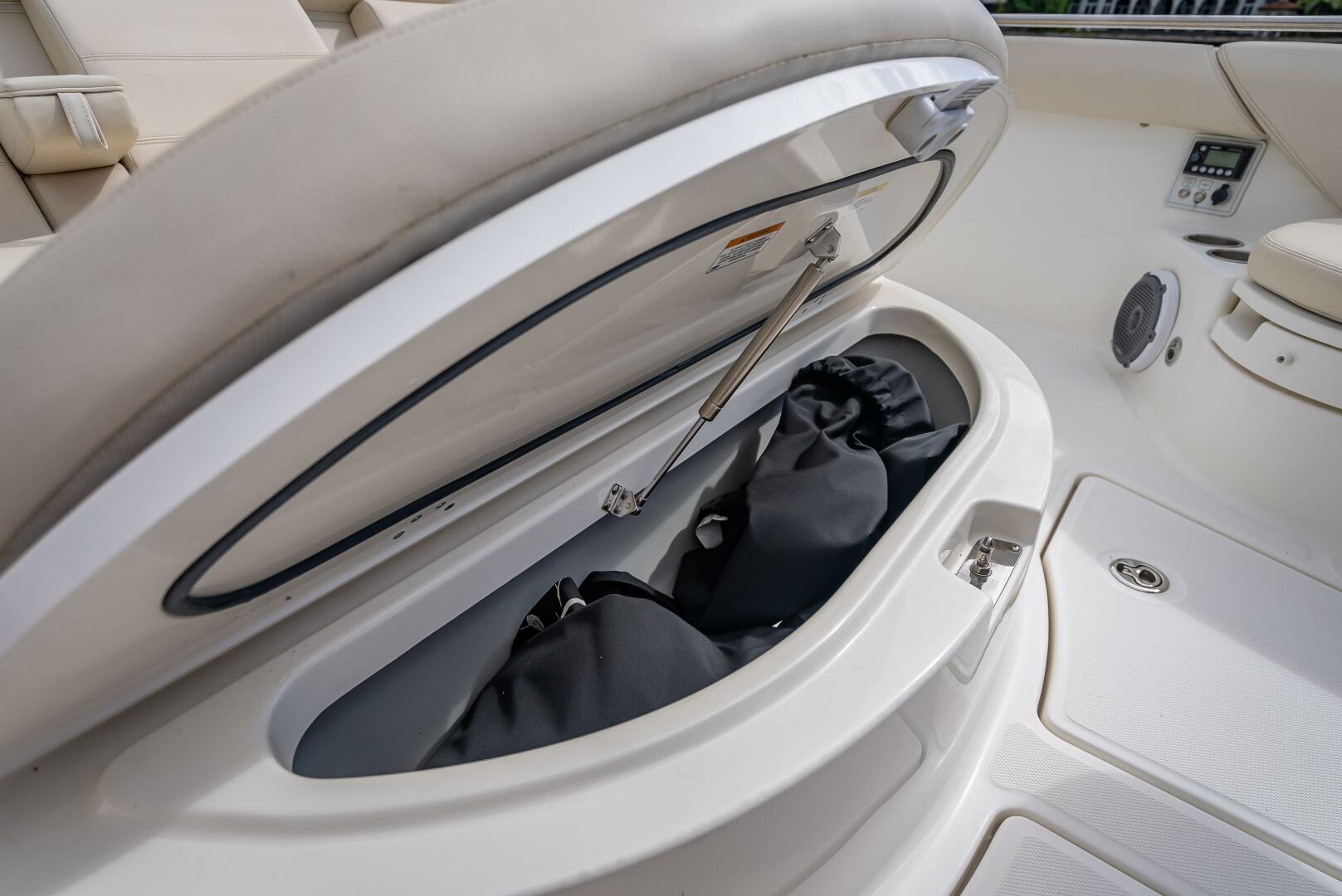 2016 Boston Whaler - Image 84
